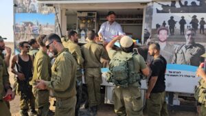 Rabbi Landau Volunteers from San Francisco